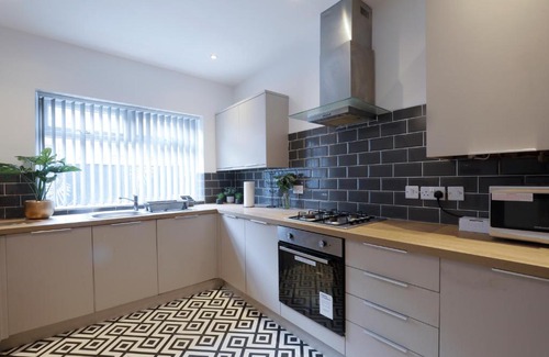 Liverpool House | Romer Road Guest House