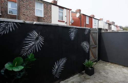 Liverpool House | Romer Road Guest House