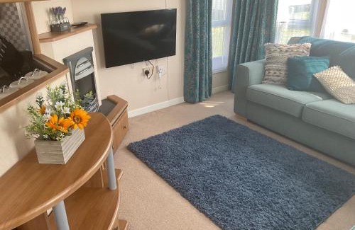 Lydd-on-Sea Apartment | Romney Sands holiday home