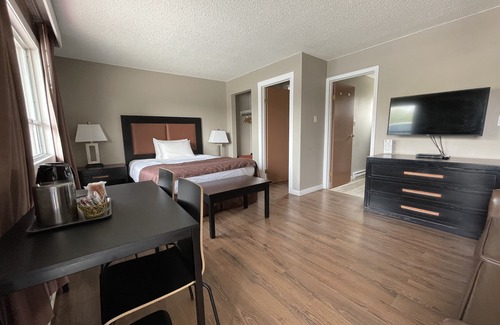 Golden Hotel | Rondo Motel