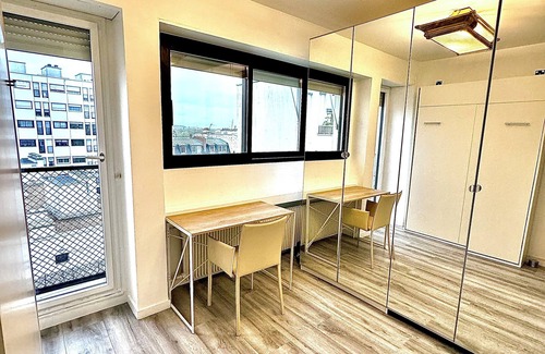 Auteuil Apartment | Rooftop Eiffel Tower