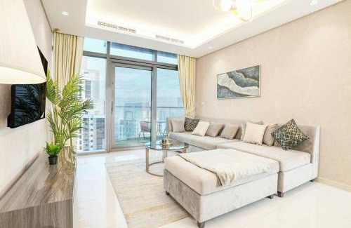 Trade Centre Area Apartment | Rooftop Infinity Pool, Burj Khalifa Views