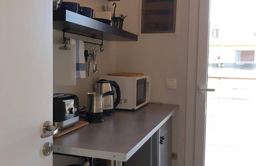 Papagou-Holargos Apartment | Rooftop Studio Apt - Metro Cholargos - 5 Min Walk