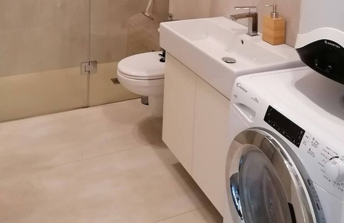 Belso-Ferencvaros Apartment | Rooftop Suite Budapest 5