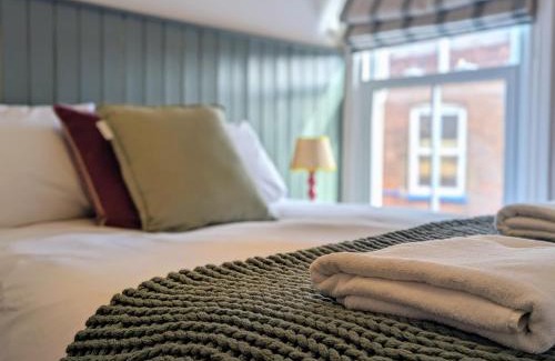 Overstrand Apartment | Rooftops Elegant Coastal Flat Overstrand - Crabpot Cottages Sheringham