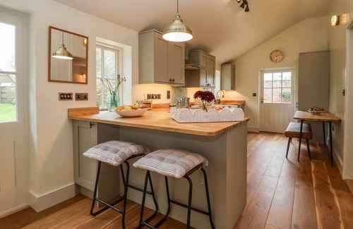 Saxmundham Cottage | ROOKERY COTTAGE, family friendly, with open fire in Saxmundham