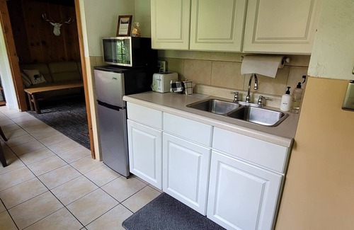 Downieville Cabin | Room 1 - Family Suite