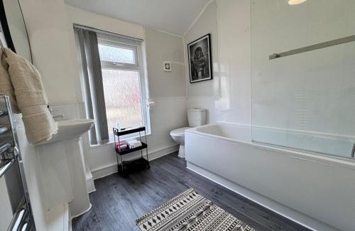 Liverpool House | Room 1 Shared House 10 min from Center