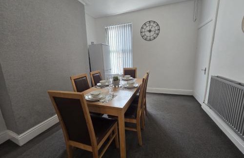 Liverpool House | Room 2 Shared house in Kensington