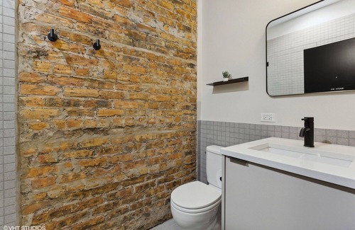 Logan Square Hotel | Room 211 at Logan Square SRO Hotel