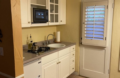 Historic Tennis Club Apartment | Room 3️⃣ (studio) in boutique hotel with kitchen by the pool in downtown PS 🌵