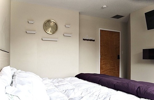Fourmile House | Room 5 within the Pine Mountain Inn