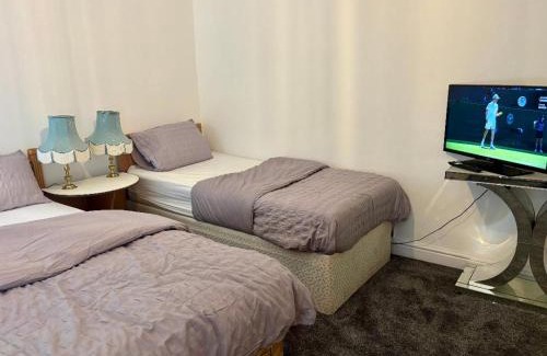 Cradley Apartment | Room A in Selborne