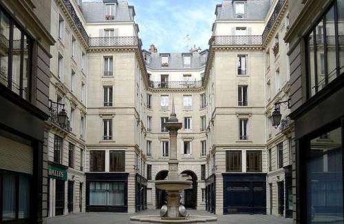 Paris City Center House | Room B - Louvre Museum