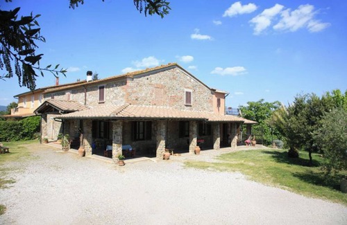 Massa Marittima Apartment | Room 'Camera 3' with Shared Pool, Shared Garden and Air Conditioning