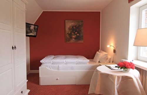 Wenningstedt-Braderup Cottage | Room 03 - Pension Möwennest