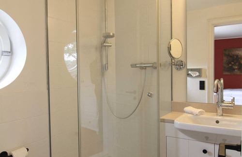 Wenningstedt-Braderup Cottage | Room 03 - Pension Möwennest