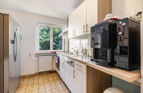 Wanne Apartment | Room 'Doppelzimmer 2' with Shared Garden and Wi-Fi