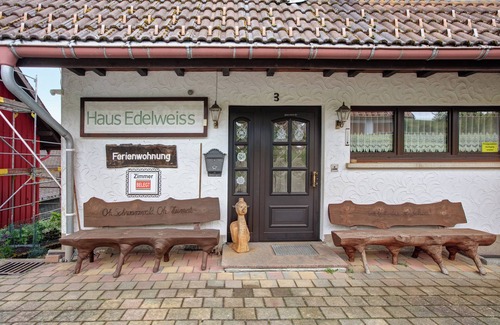 Herrenschwand Apartment | Room 'Doppelzimmer 2' with Mountain View and Wi-Fi