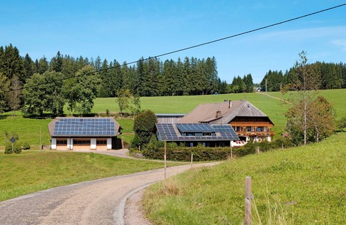 Furtwangen Apartment | Room 'Doppelzimmer' with Mountain View, Shared Garden and Wi-Fi