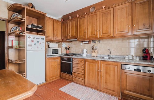 Apulia Apartment | Room 'Duplo Com Wc Privada' with Shared Garden and Wi-Fi