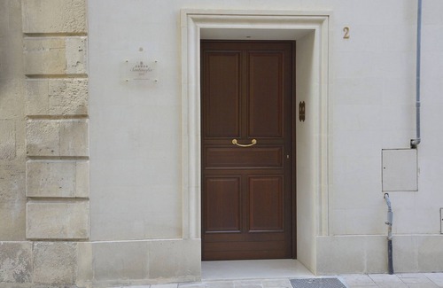 Martano Apartment | Room 'Elpis' with Wi-Fi and Air Conditioning