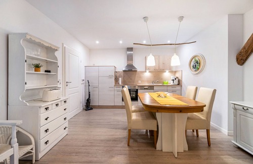 Cecilienkoog Apartment | Room 'Feuer' in Reußenköge