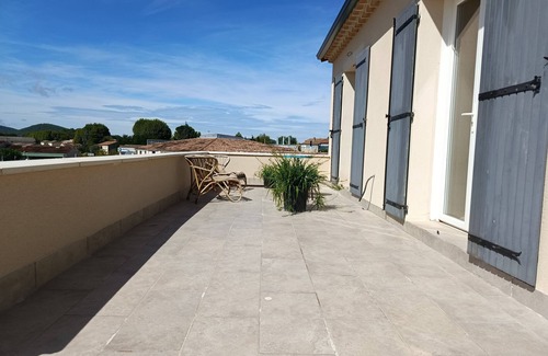 Vaison-la-Romaine House | Room for rent upstairs in house - ideal for short stays, host on site