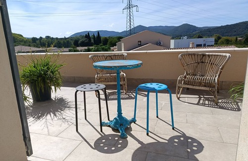 Vaison-la-Romaine House | Room for rent upstairs in house - ideal for short stays, host on site