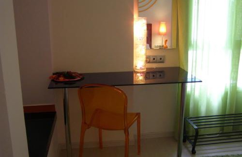 Kastoria House | Room "frog" in a neoclasical house