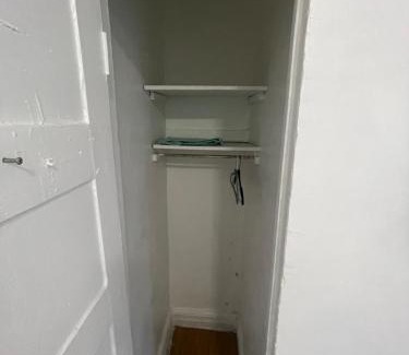 Queens House | ROOM IN A 2 BEDROOM APARTAMENT 10 MINUTES TO TIME SQUARe!