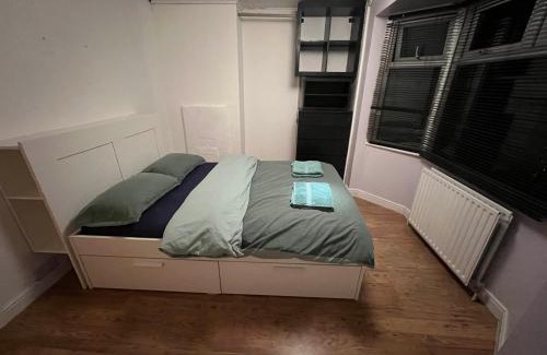 Dartford House | Room in Dartford
