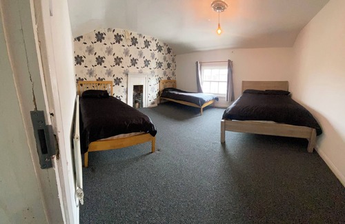 King's Lynn House | Room in Lodge - Southgate Lodge - Single-twin, Double and Family Rooms