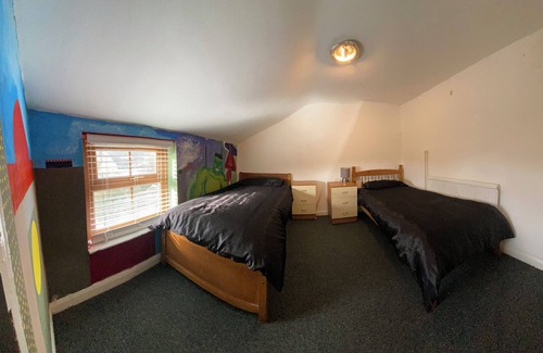King's Lynn House | Room in Lodge - Southgate Lodge - Single-twin, Double and Family Rooms