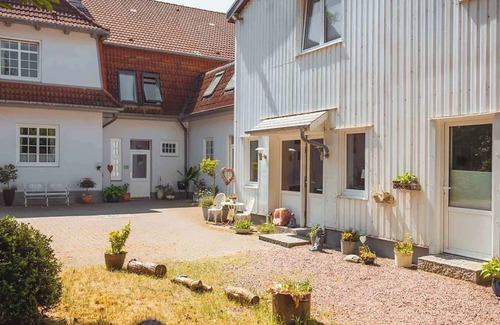Cecilienkoog Apartment | Room 'Jaspis Mit Rubin' with Shared Garden