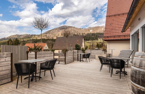 Lautlingen Apartment | Room 'Josef' with Shared Terrace and Wi-Fi