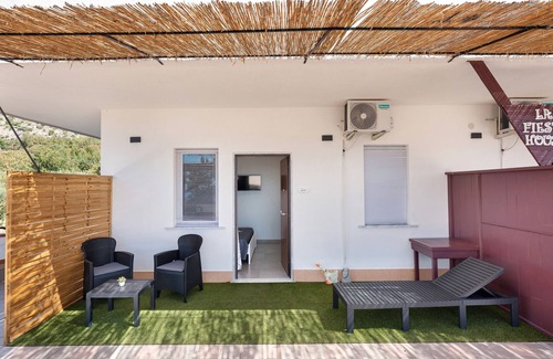 Capaccio-Paestum Apartment | Room 'La Fiesta' with Sea View, Wi-Fi and Air Conditioning