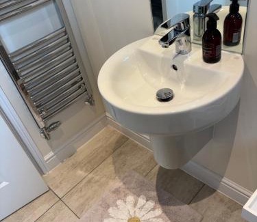 Swindon House | Room near M4, Great Western Hospital