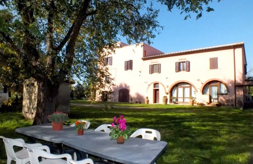 Gavorrano Apartment | Room 'Oliva' with Shared Garden and Wi-Fi