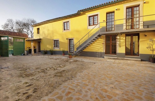 Coimbra Apartment | Room 'Quarto 2 Rc - Quinta Df' with Mountain View, Wi-Fi and Air Conditioning