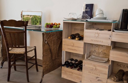 Ispica Apartment | Room 'Riofavara Winery - Suite' with Private Terrace, Wi-Fi and Air Conditioning