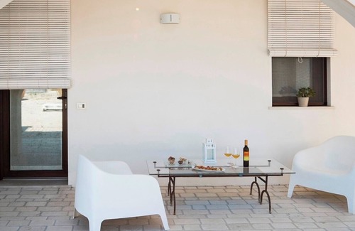 Ispica Apartment | Room 'Riofavara Winery - Suite' with Private Terrace, Wi-Fi and Air Conditioning