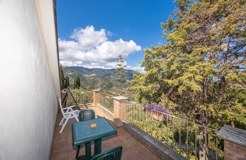 Patti Apartment | Room 'Salina' with shared terrace, shared garden and air conditioning