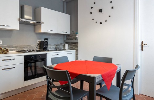 Foiano della Chiana Apartment | Room 'Stanza Verde' with Balcony, Wi-Fi and Air Conditioning