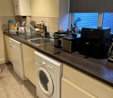 Sheffield City Centre House | Room with Bathroom next to Sheffield Cathedral City Centre