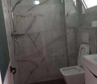 Shengjin House | Rooms and Apartments Analipsi