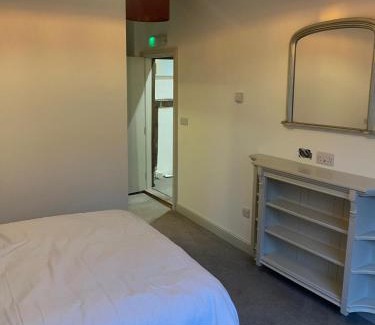 Harleston Bed & Breakfast | Rooms at number 3