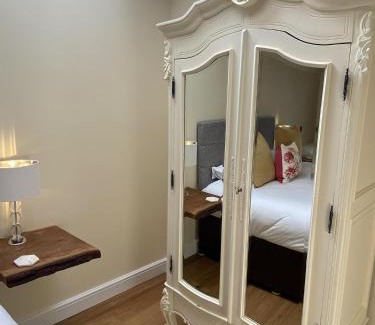 Talybont-on-Usk House | Rooms at The Usk