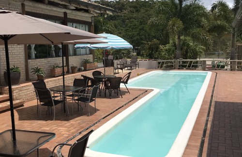 Camboriu Cottage | Rooms for rent near Balneário Camboriú (pool, jacuzzi, beach tennis)