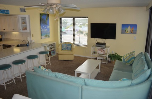 Gulf Shores Condo | Roomy, 3BR/2BA, Condo ~On~ the Beach!